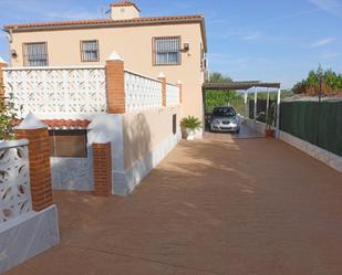 Vista exterior de Casa o xalet en venda en Chiva amb Aire condicionat, Calefacció i Terrassa