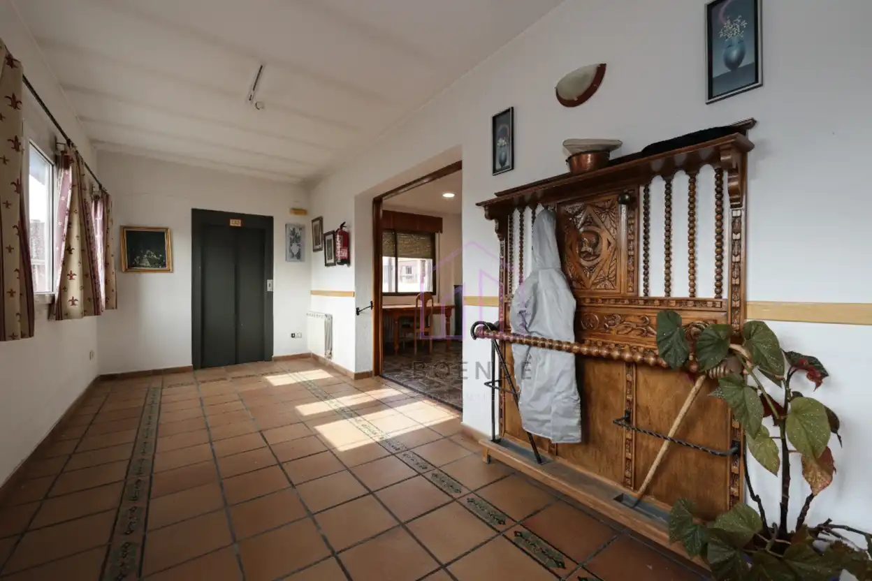 Chalet con terraza en venta en Calle de la Rosaleda, imagen 3