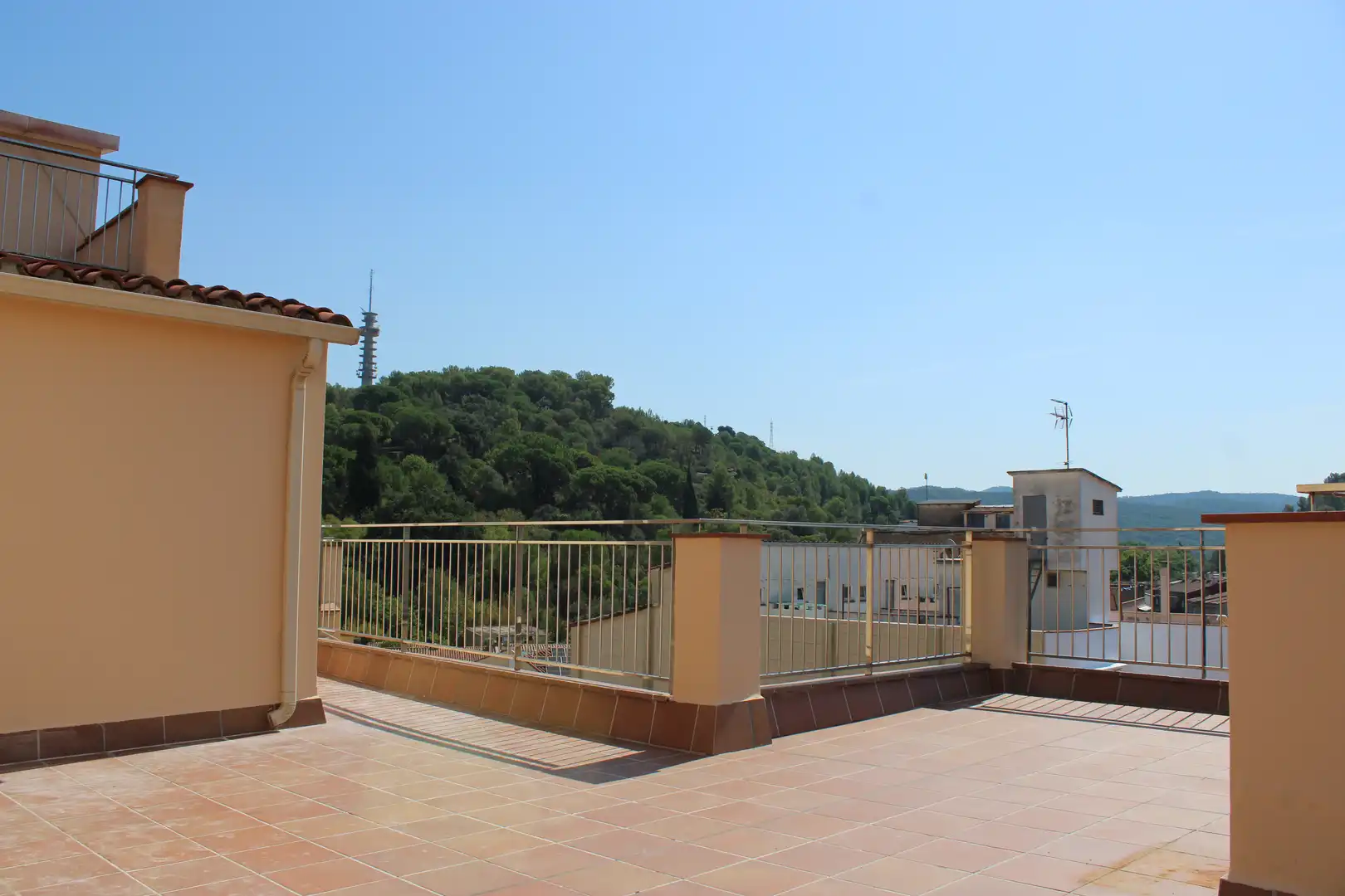 Terrasse von Dachboden zur Miete in Girona mit Heizung, Terrasse und Balkon