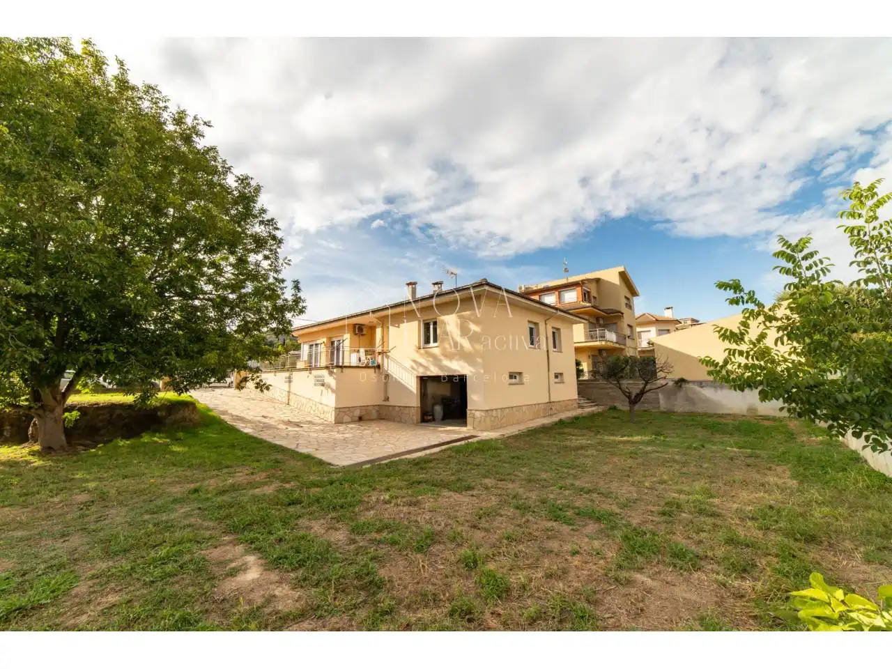 Detached house with garden for sale in Tona