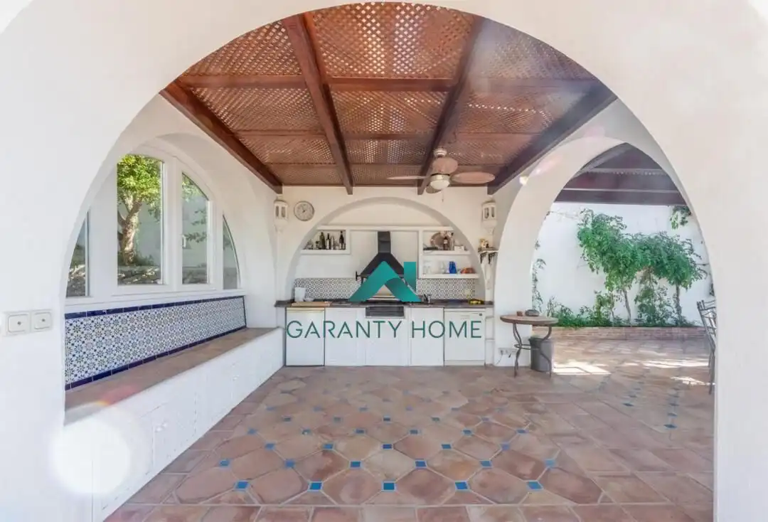 Jardí de Casa o xalet en venda en Marbella amb Aire condicionat, Calefacció i Jardí privat