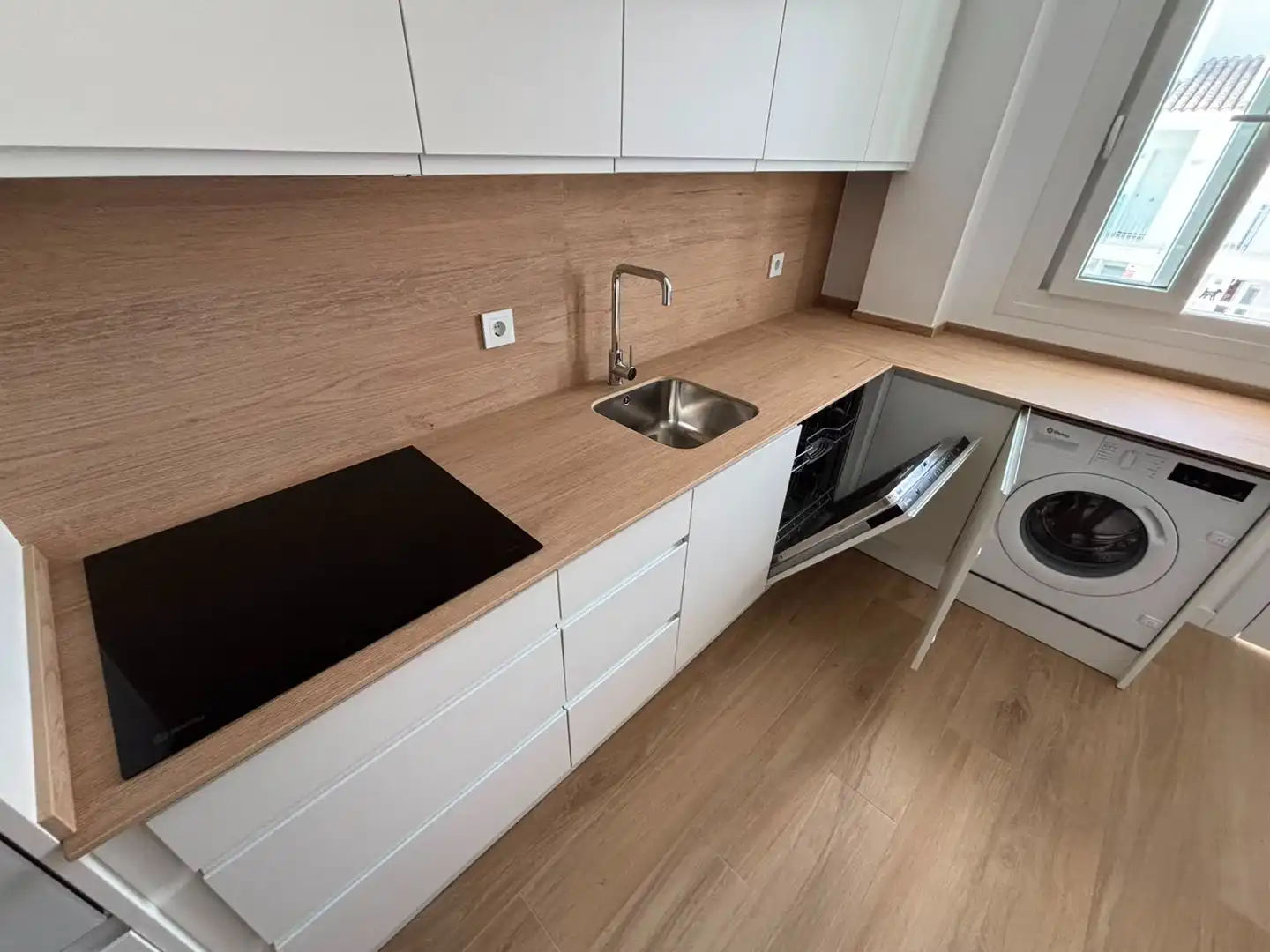 Cuina de Dúplex en venda en Zahara de los Atunes amb Aire condicionat i Terrassa