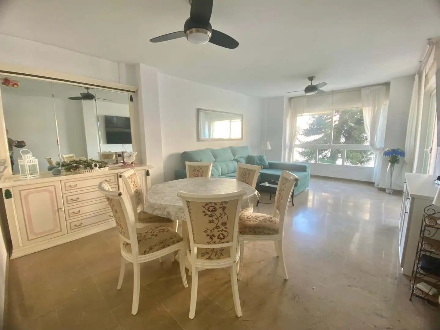 Comedor de Piso en venta en Benalmádena con Aire acondicionado, Terraza y Trastero