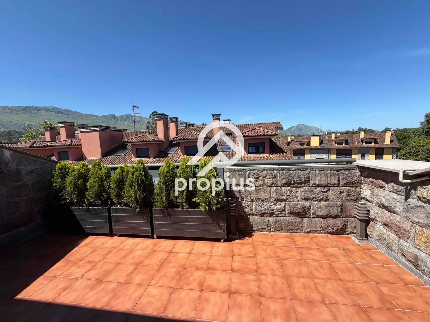 Terrasse von Dachboden zum Verkauf in Llanes mit Heizung, Terrasse und Abstellraum