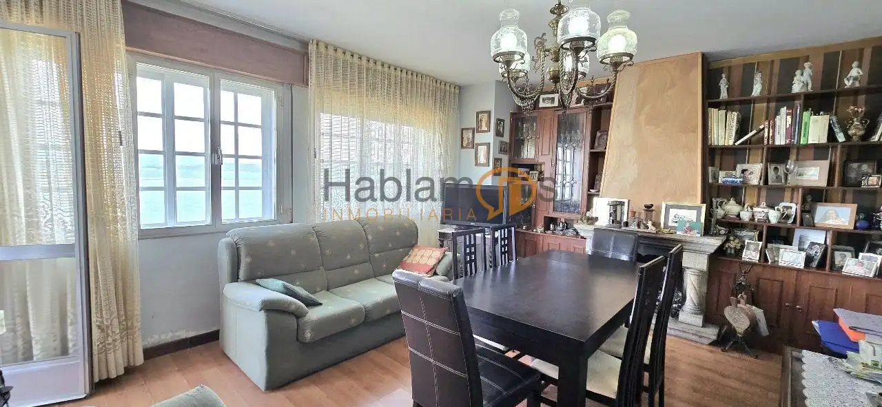 Sala de estar de Piso en venta en Vilagarcía de Arousa con Calefacción, Terraza y Trastero