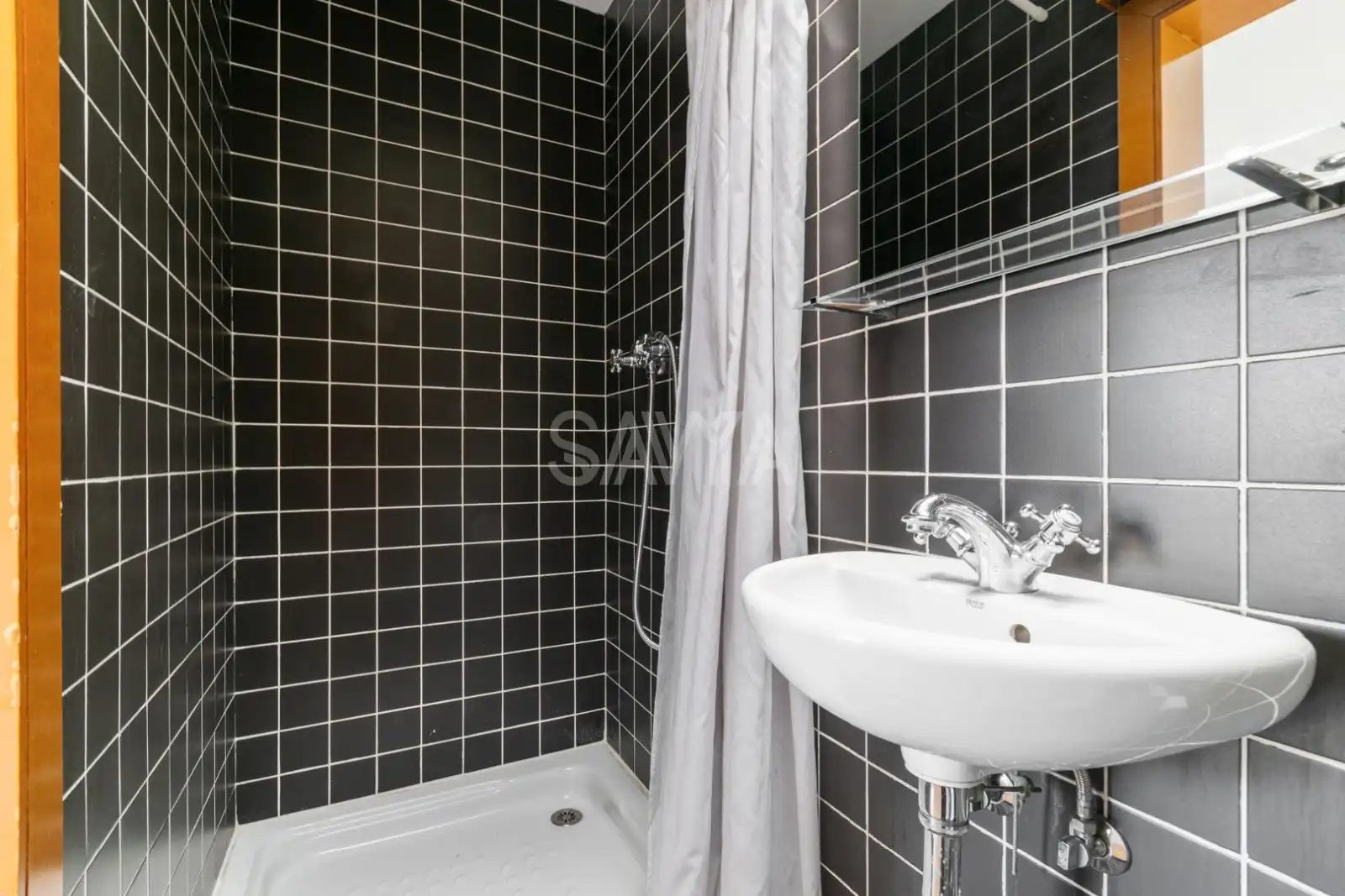 Bathroom of Office for sale in Barcelona