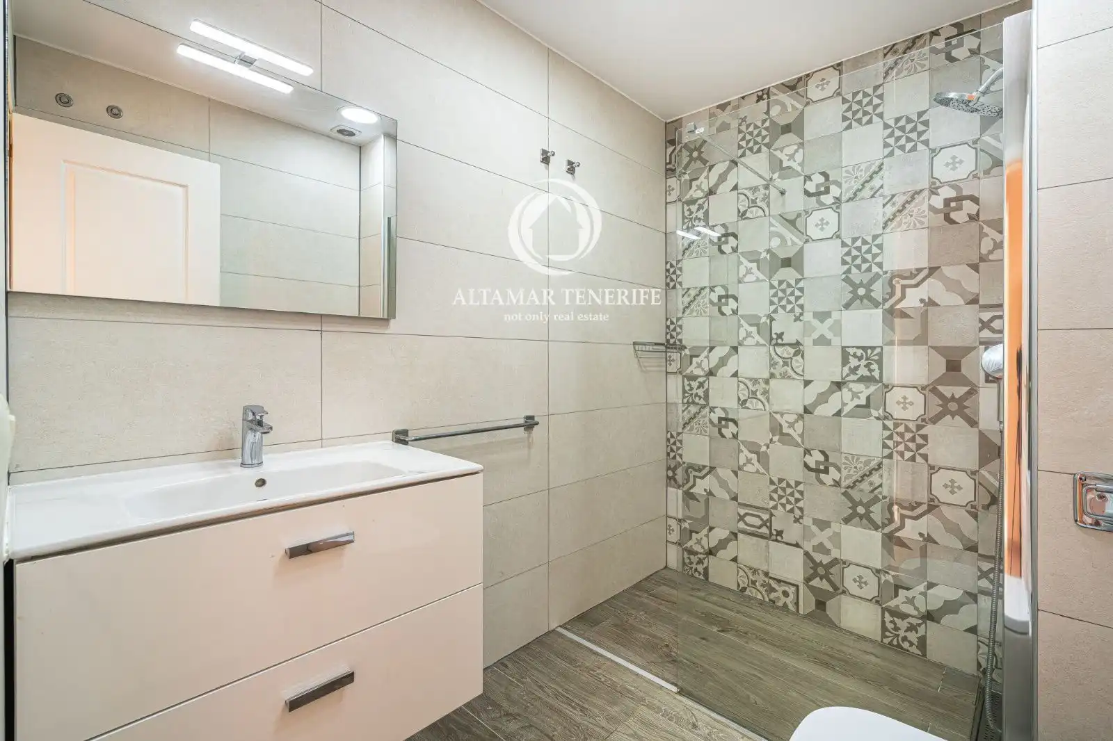 Apartments for sale in Agando, Playa del Duque