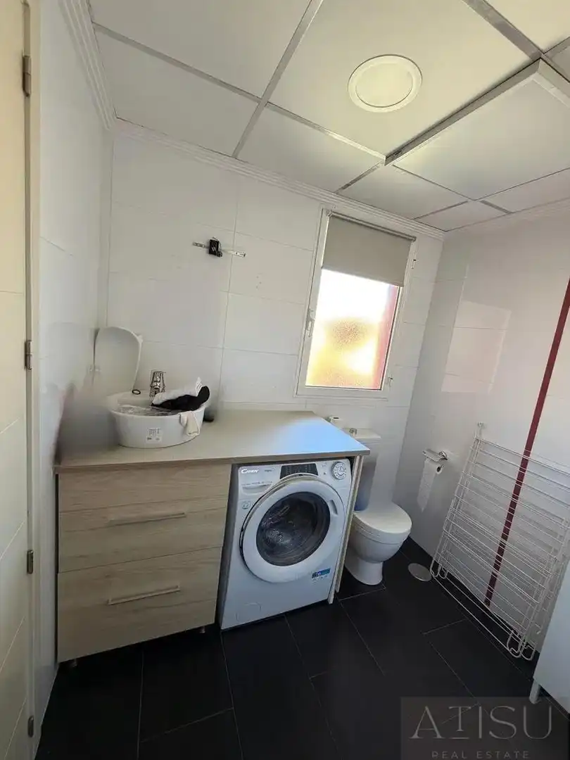 Bany de Casa o xalet en venda en Alicante / Alacant amb Aire condicionat, Traster i Piscina comunitària