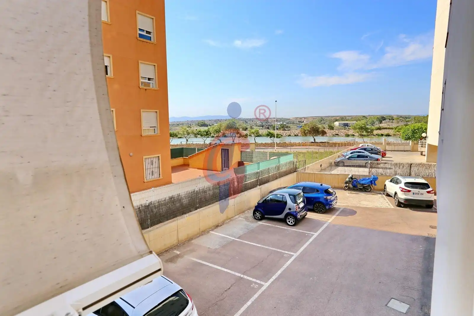 Aparcament de Apartament en venda en Guardamar del Segura amb Aire condicionat, Calefacció i Terrassa