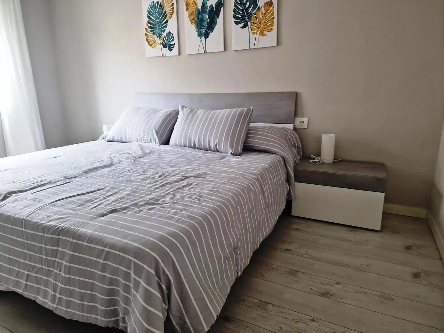 Dormitori de Apartament de lloguer en Cambrils amb Aire condicionat, Terrassa i Moblat