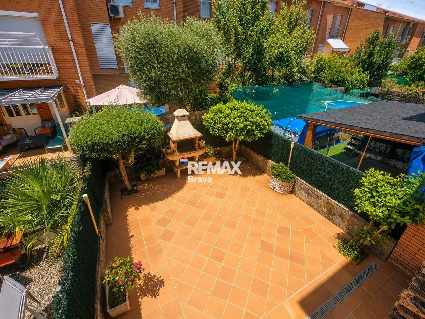 Terrassa de Casa adosada en venda en Olot amb Calefacció, Balcó i Alarma