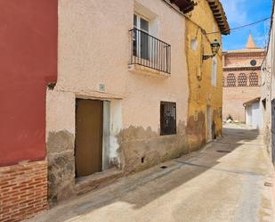 Vista exterior de Casa o xalet en venda en Torralba de Ribota amb Jardí privat