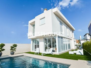 Detached house with balcony for sale in Gran Alacant