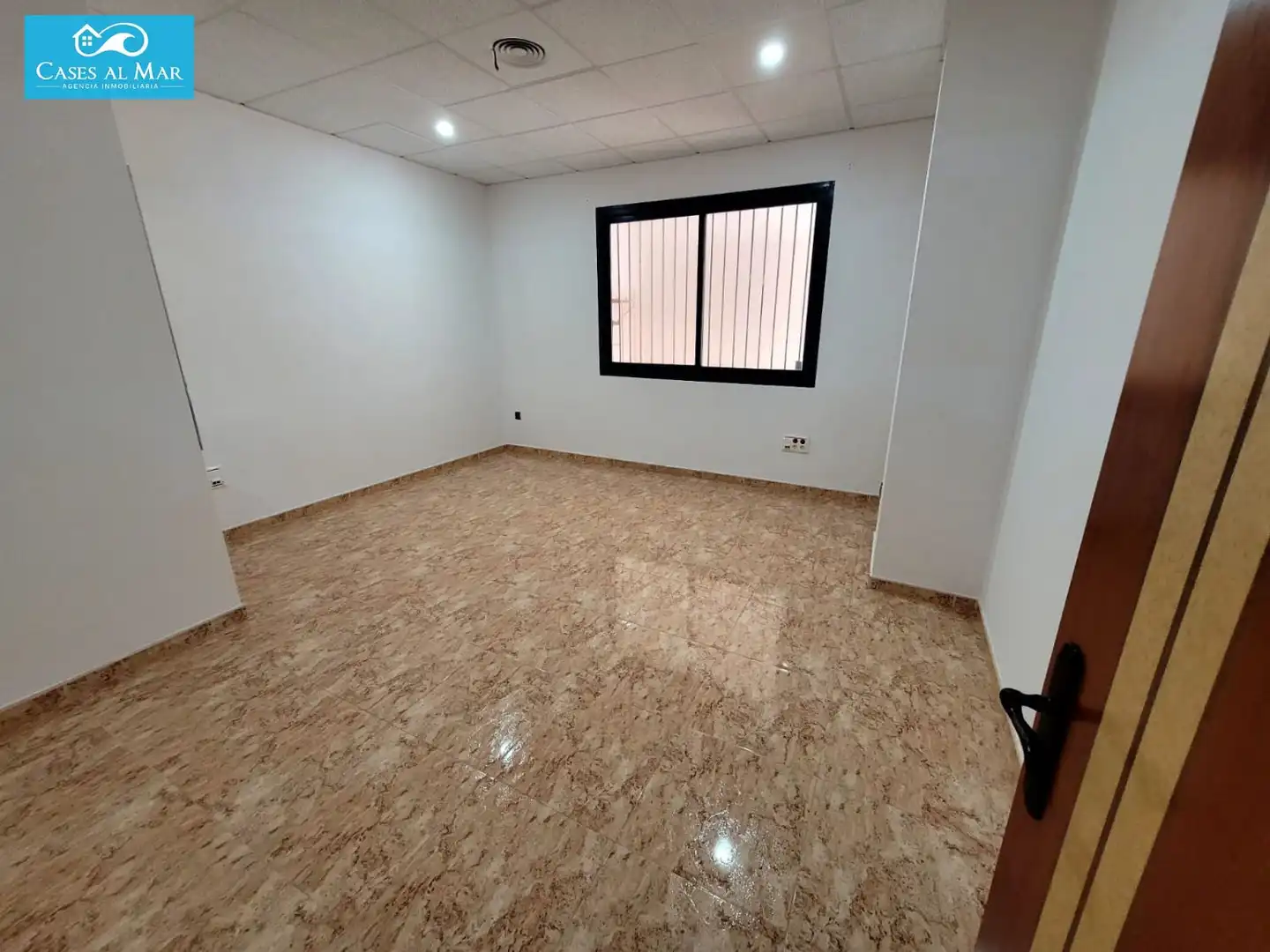 Local de alquiler en Oropesa del Mar / Orpesa con Aire acondicionado