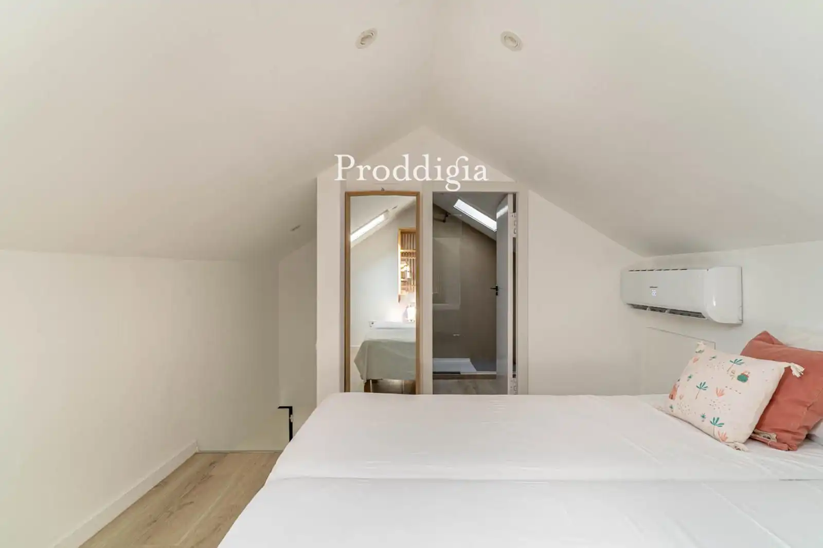Bedroom of Houses for rent in Sant Cugat del Vallès  with Air Conditioner, Storage room and Swimming Pool
