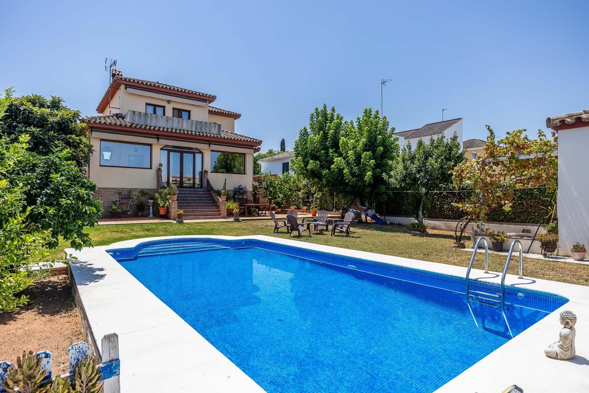 Jardí de Casa o xalet en venda en Montequinto amb Piscina comunitària