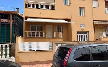 Vista exterior de Casa adosada en venda en San Pedro del Pinatar amb Aire condicionat, Calefacció i Traster
