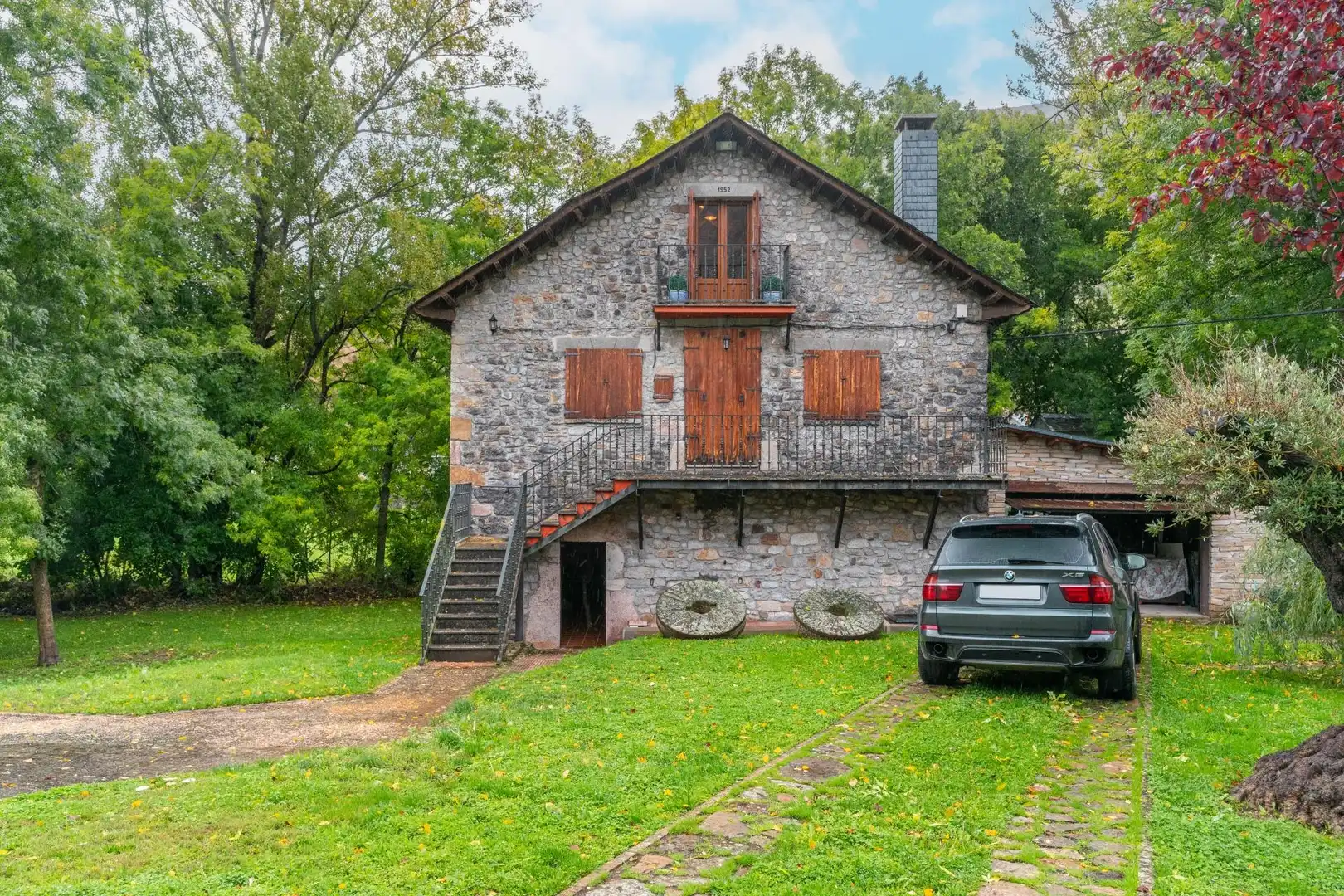 Vista exterior de Casa o chalet en venta en Cabrillanes con Calefacción, Jardín privado y Terraza
