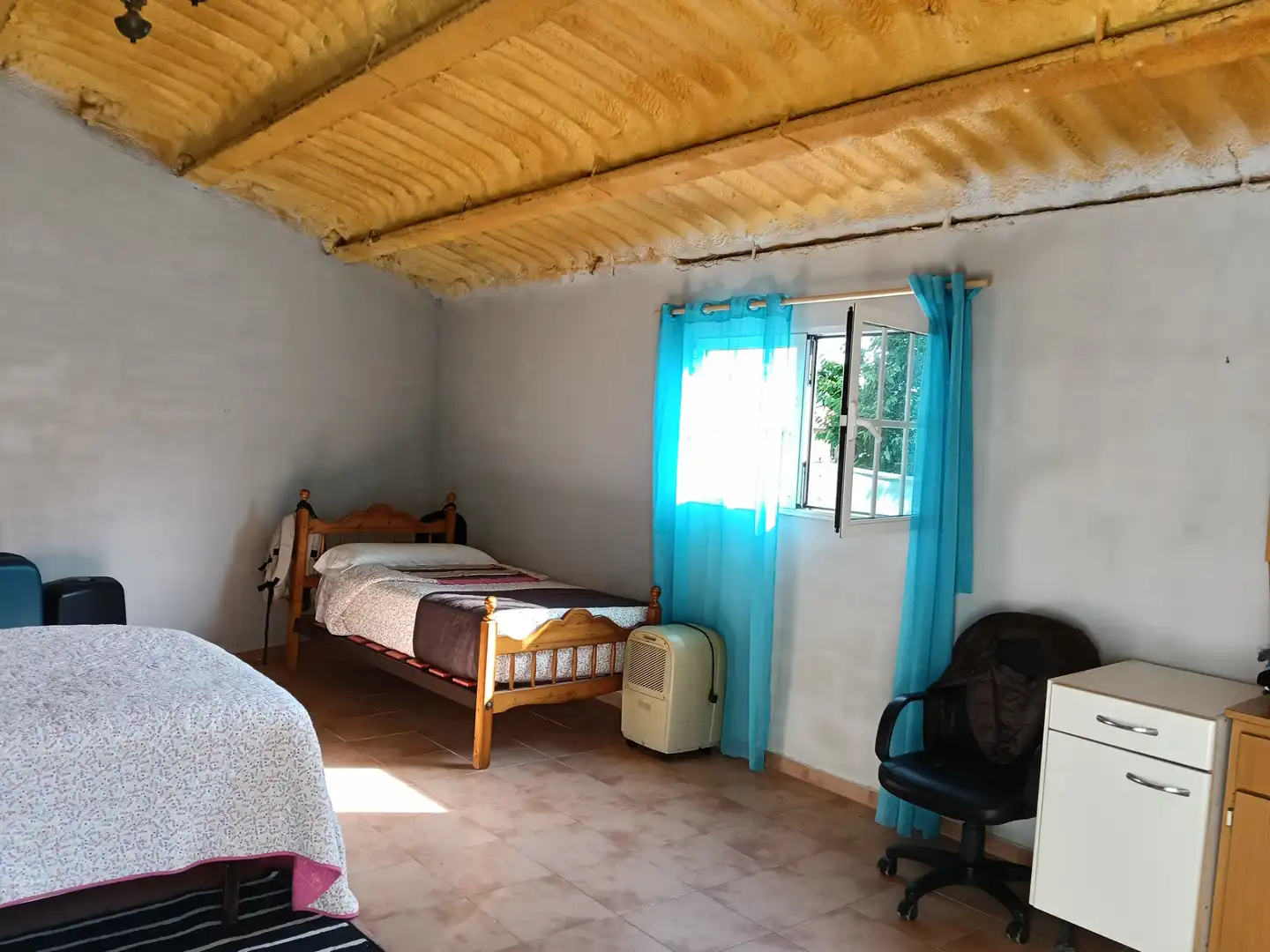 Schlafzimmer von Einfamilien-Reihenhaus zum Verkauf in Carral mit Privatgarten und Abstellraum