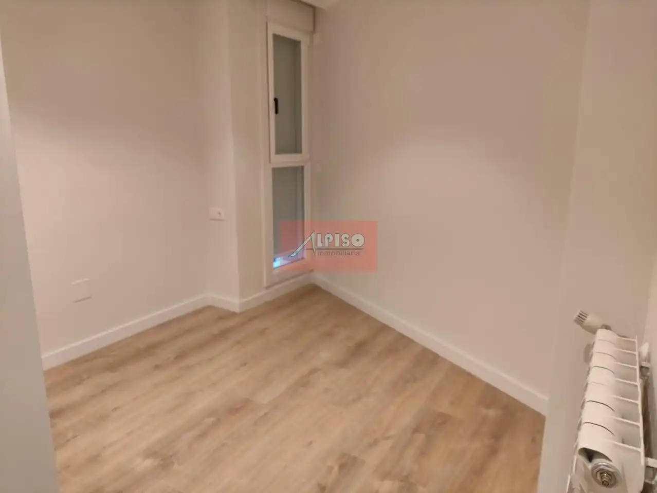 Dormitori de Apartament de lloguer en Ourense Capital  amb Calefacció i Balcó