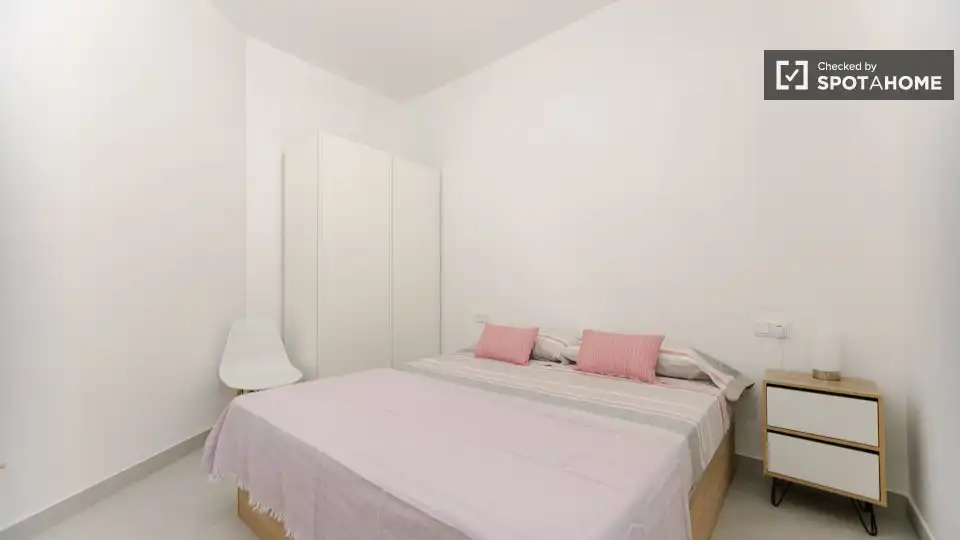 Habitación de Piso de alquiler en Valencia con Aire acondicionado, Calefacción y Amueblado