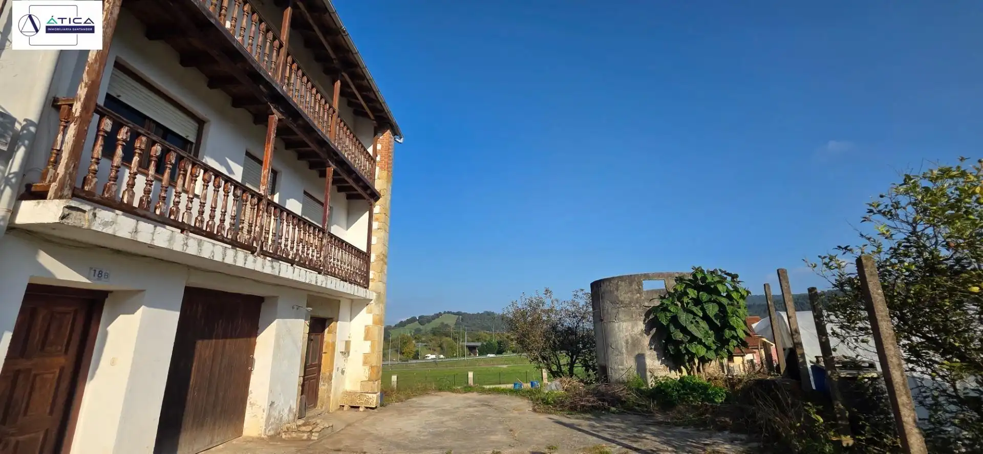 Vista exterior de Casa adosada en venta en Bárcena de Cicero con Jardín privado, Amueblado y Balcón