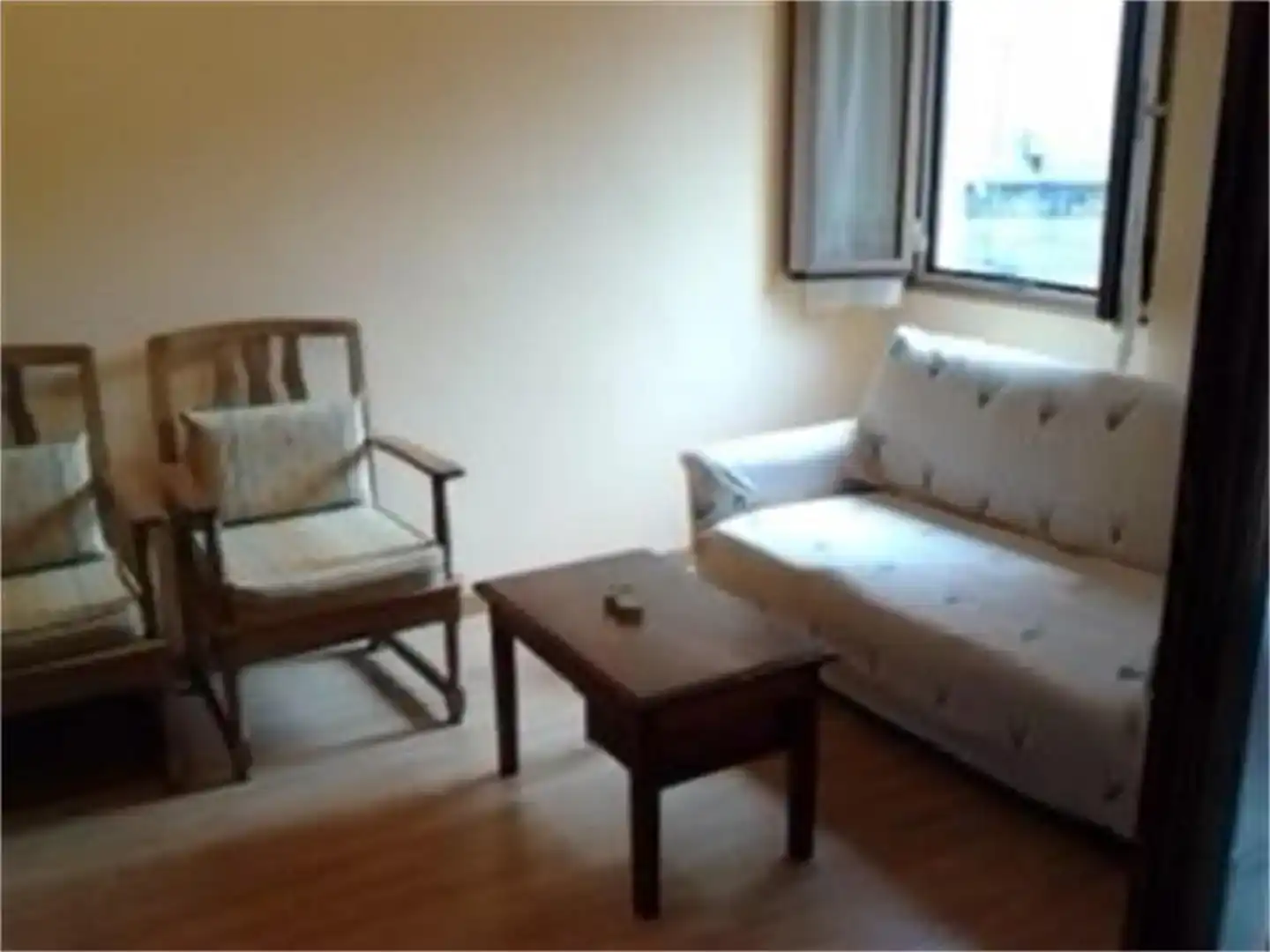 Sala de estar de Piso de alquiler en Cangas del Narcea con Amueblado, Horno y Lavadora