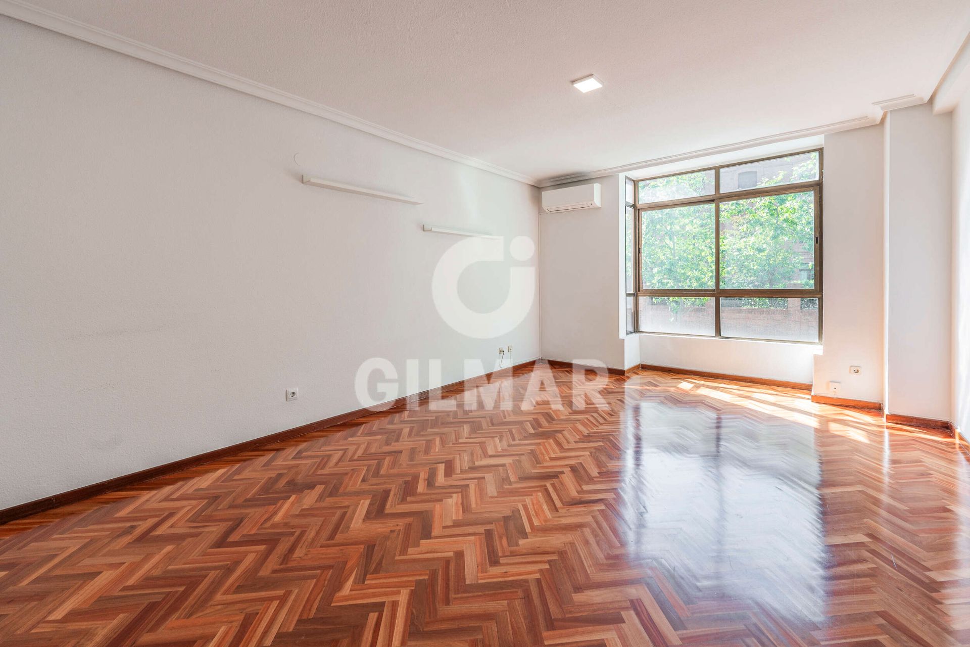 Bedroom of Flat for sale in  Madrid Capital  with Air Conditioner, Heating and Parquet flooring