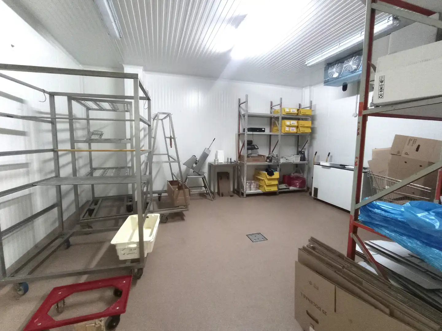 Nau industrial en venda en Mojados amb Calefacció i Alarma