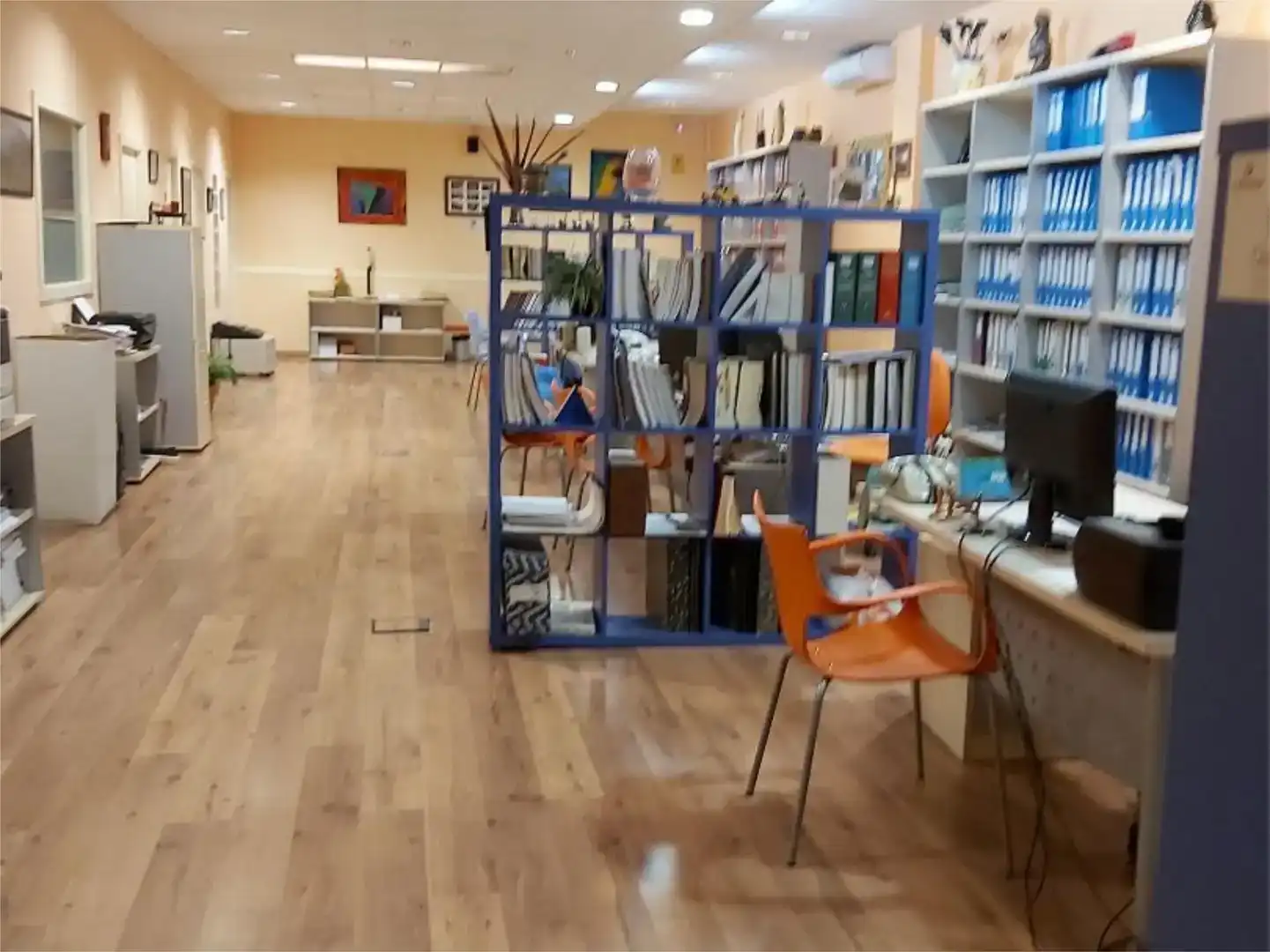 Oficina de lloguer en Camas