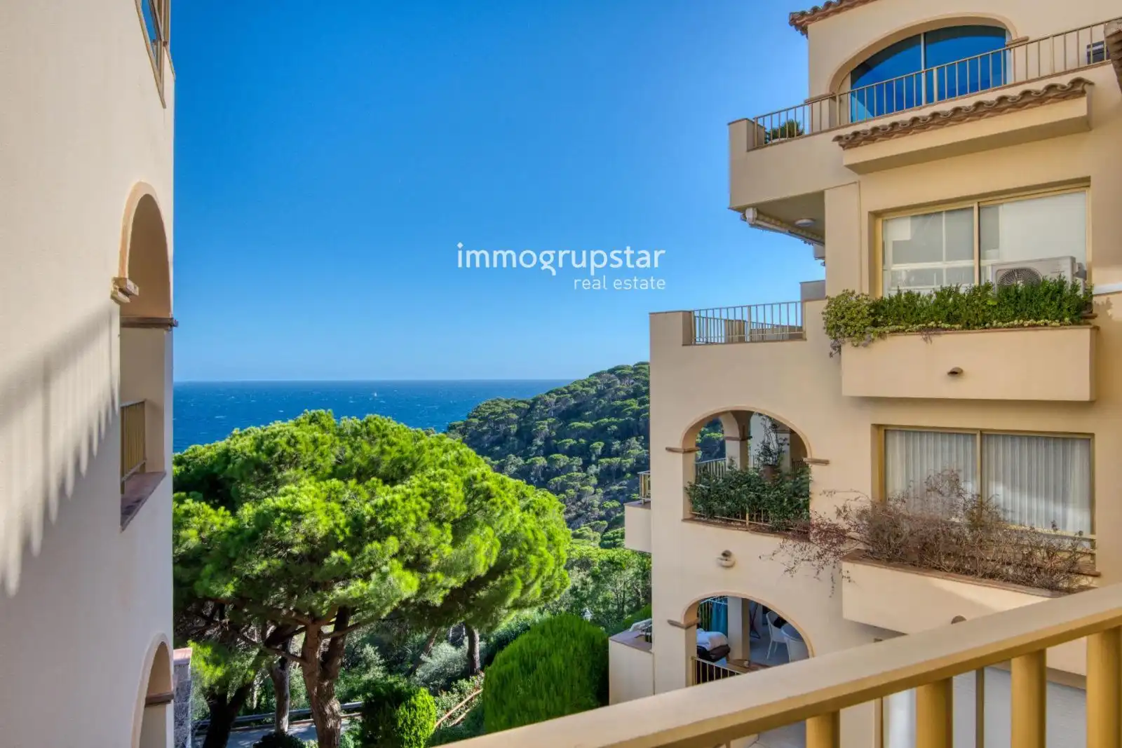Exterior view of Flat for sale in Sant Feliu de Guíxols  with Air Conditioner, Heating and Terrace
