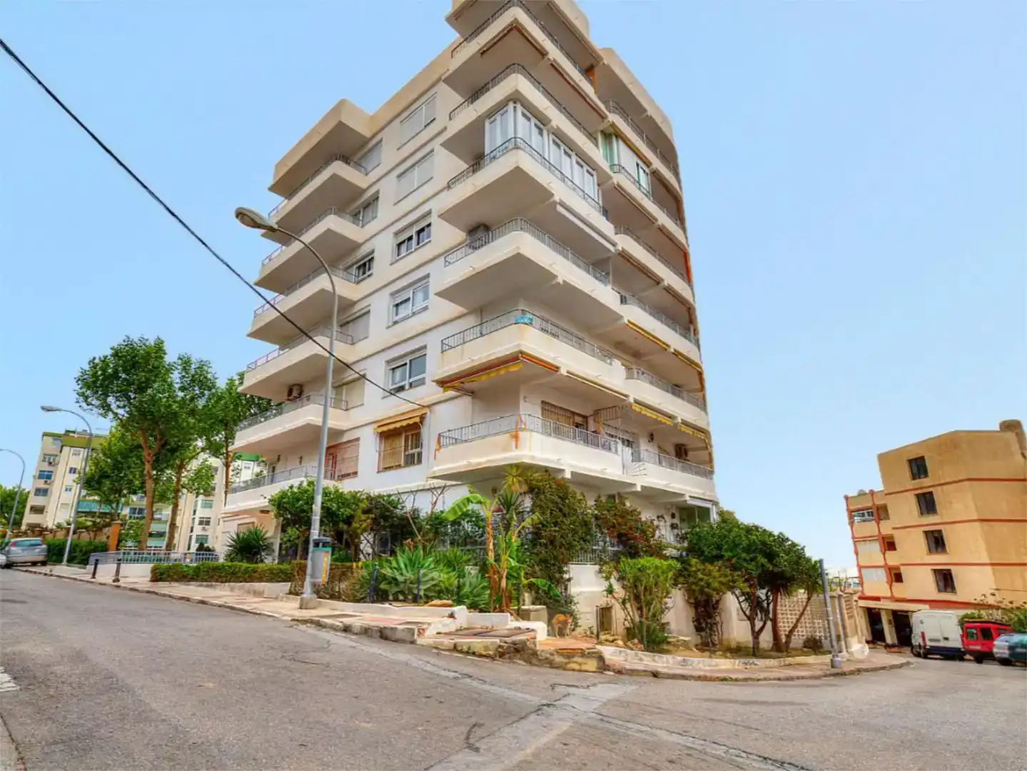 Vista exterior de Pis en venda en Torremolinos amb Aire condicionat, Piscina i Balcó