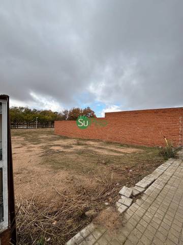 Terreno residencial en Venta en Calle Alberto Sánchez en Bargas