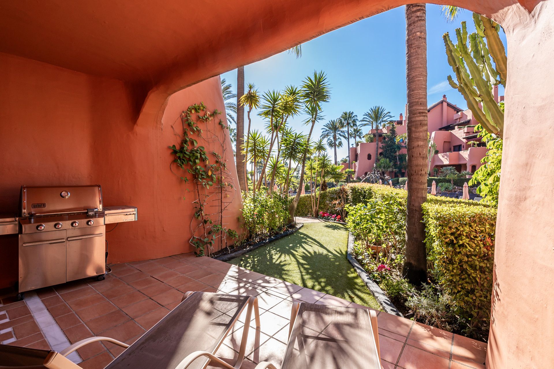 Jardí de Planta baixa en venda en Estepona amb Aire condicionat, Calefacció i Terrassa