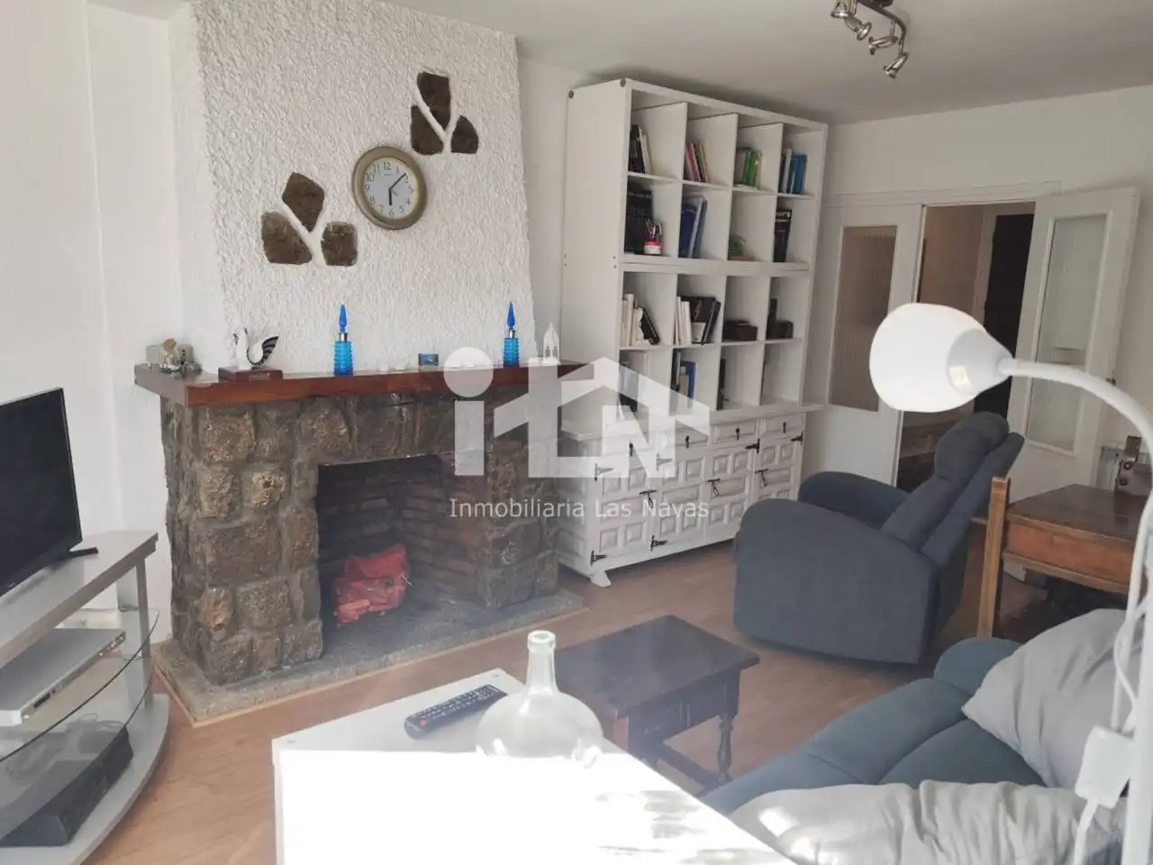 Living room of Flat for sale in Las Navas del Marqués   with Heating, Terrace and Storage room