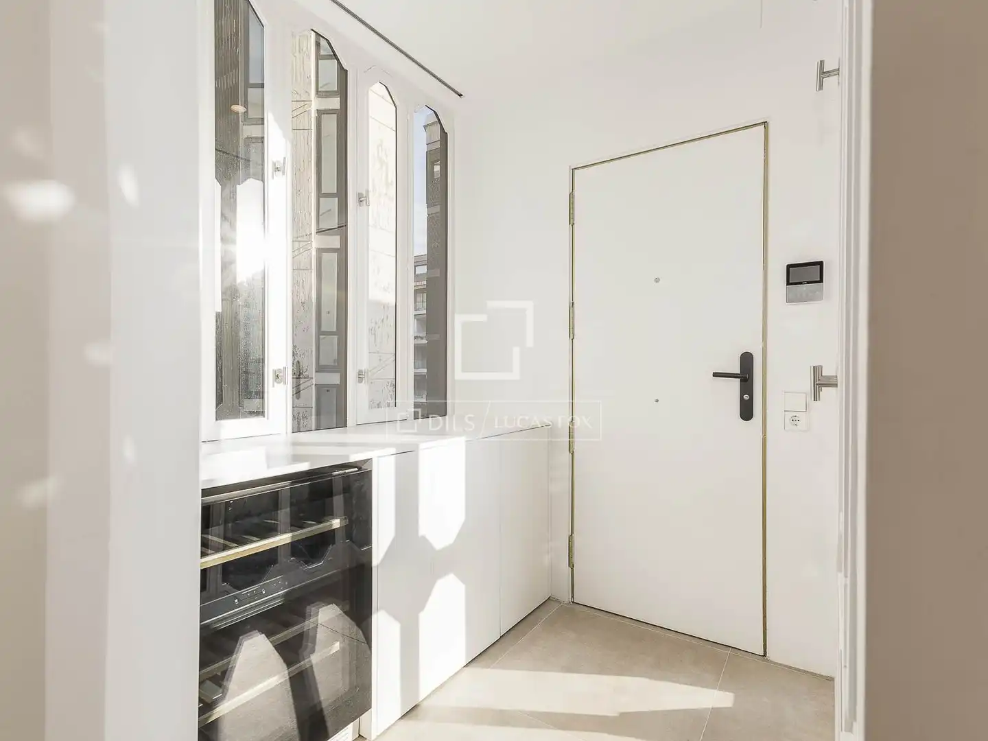 Wohnung zum Verkauf in Barcelona mit Klimaanlage, Heizung und Privatgarten