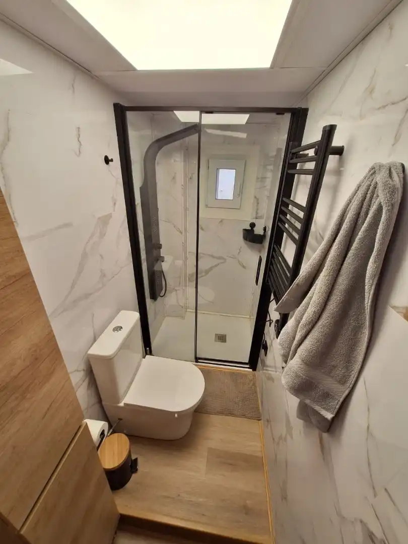 Baño de Piso de alquiler en Burjassot con Aire acondicionado, Amueblado y Horno