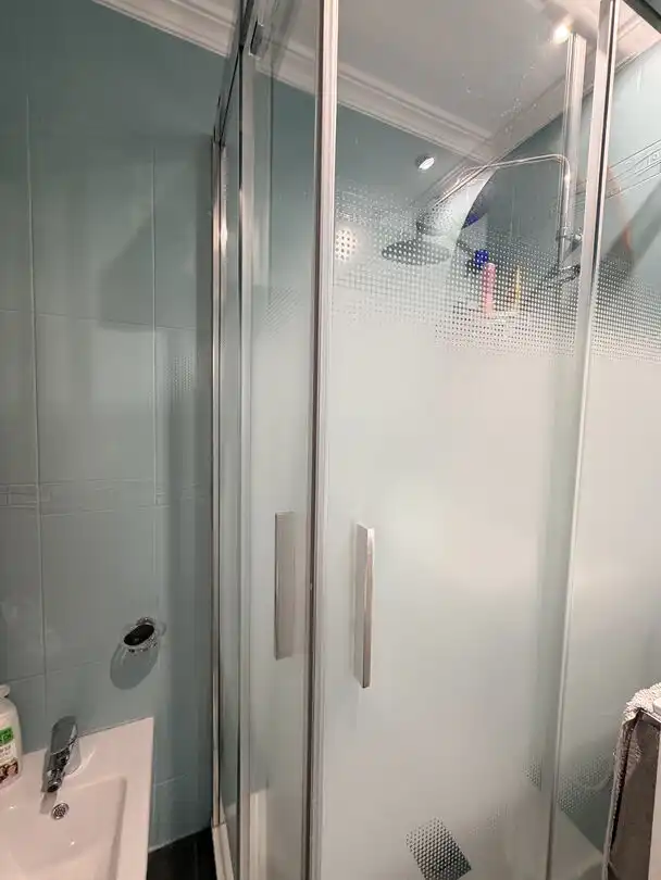 Bathroom of Flat for sale in Sevilla  with Air Conditioner and Heating