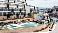 Vista exterior de Casa adosada en venda en Fuengirola amb Aire condicionat, Jardí privat i Terrassa