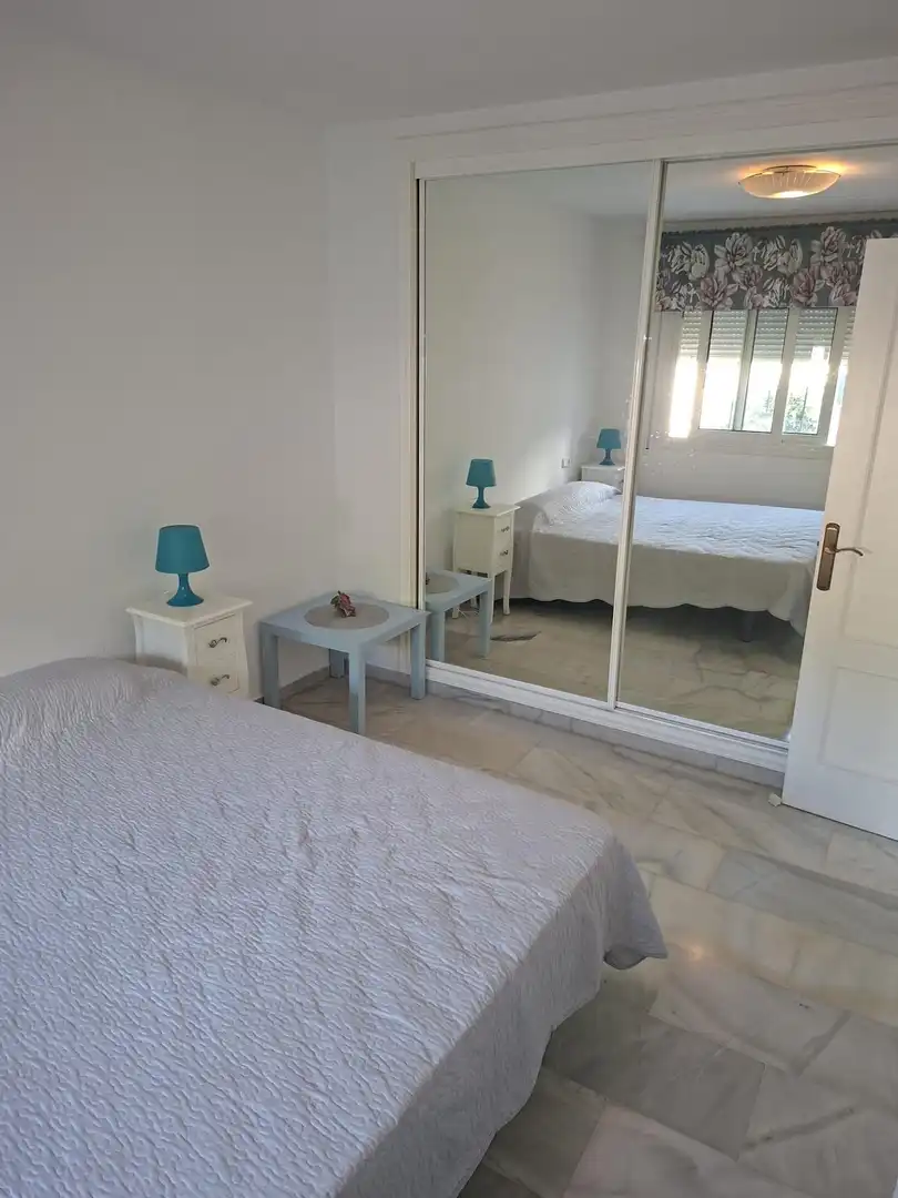 Schlafzimmer von Erdgeschoss zum Verkauf in Fuengirola mit Terrasse, Möbliert und Gemeinschaftspool