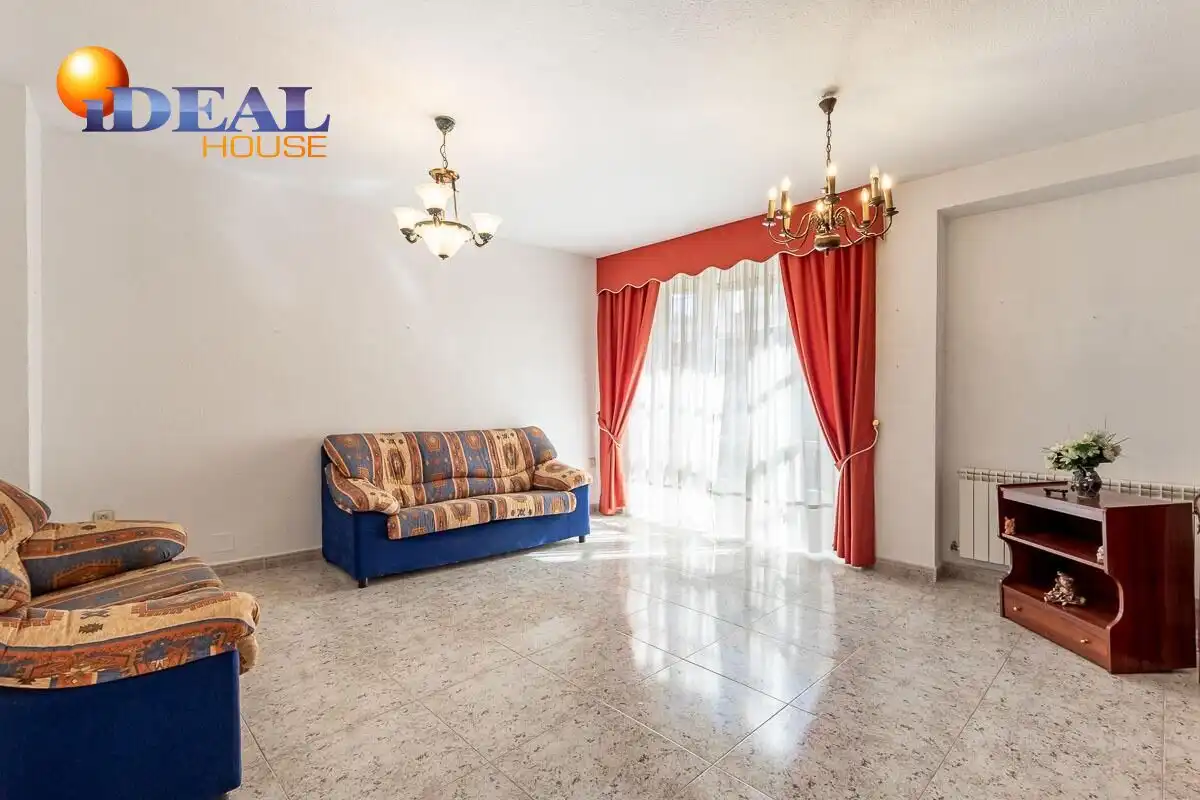 Living room of Flat for sale in Los Villares  with Furnished and Balcony