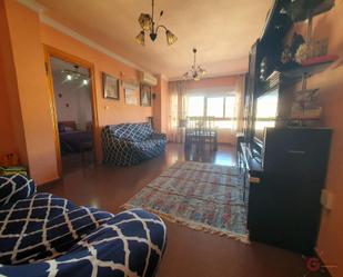 Sala d'estar de Pis en venda en Motril amb Moblat