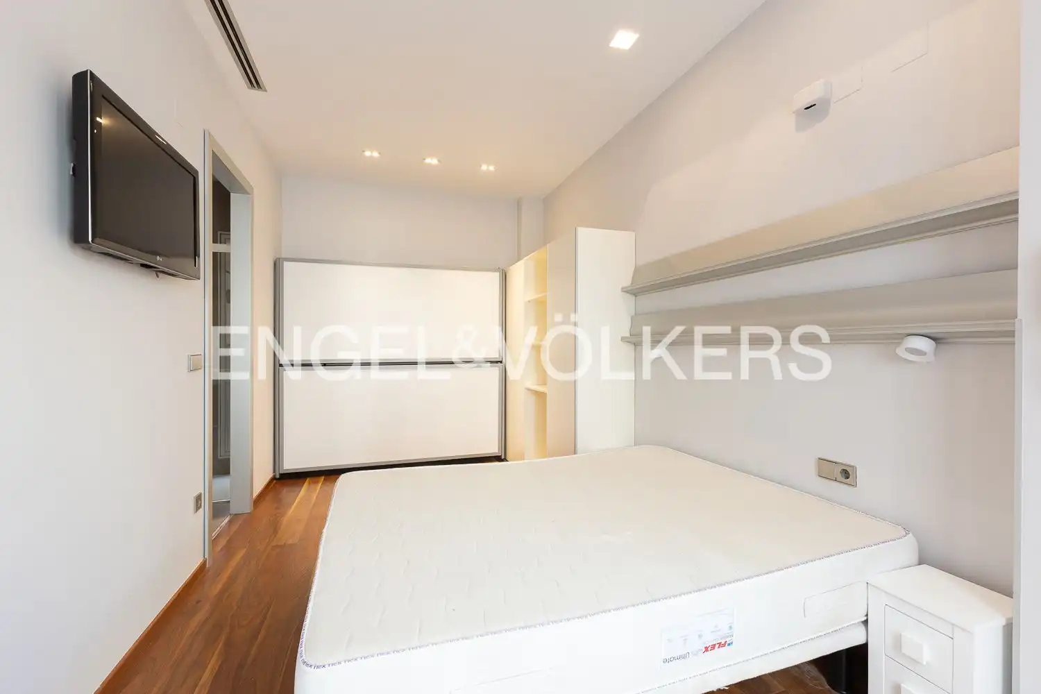 Dormitori de Àtic de lloguer en Valencia amb Aire condicionat, Calefacció i Parquet