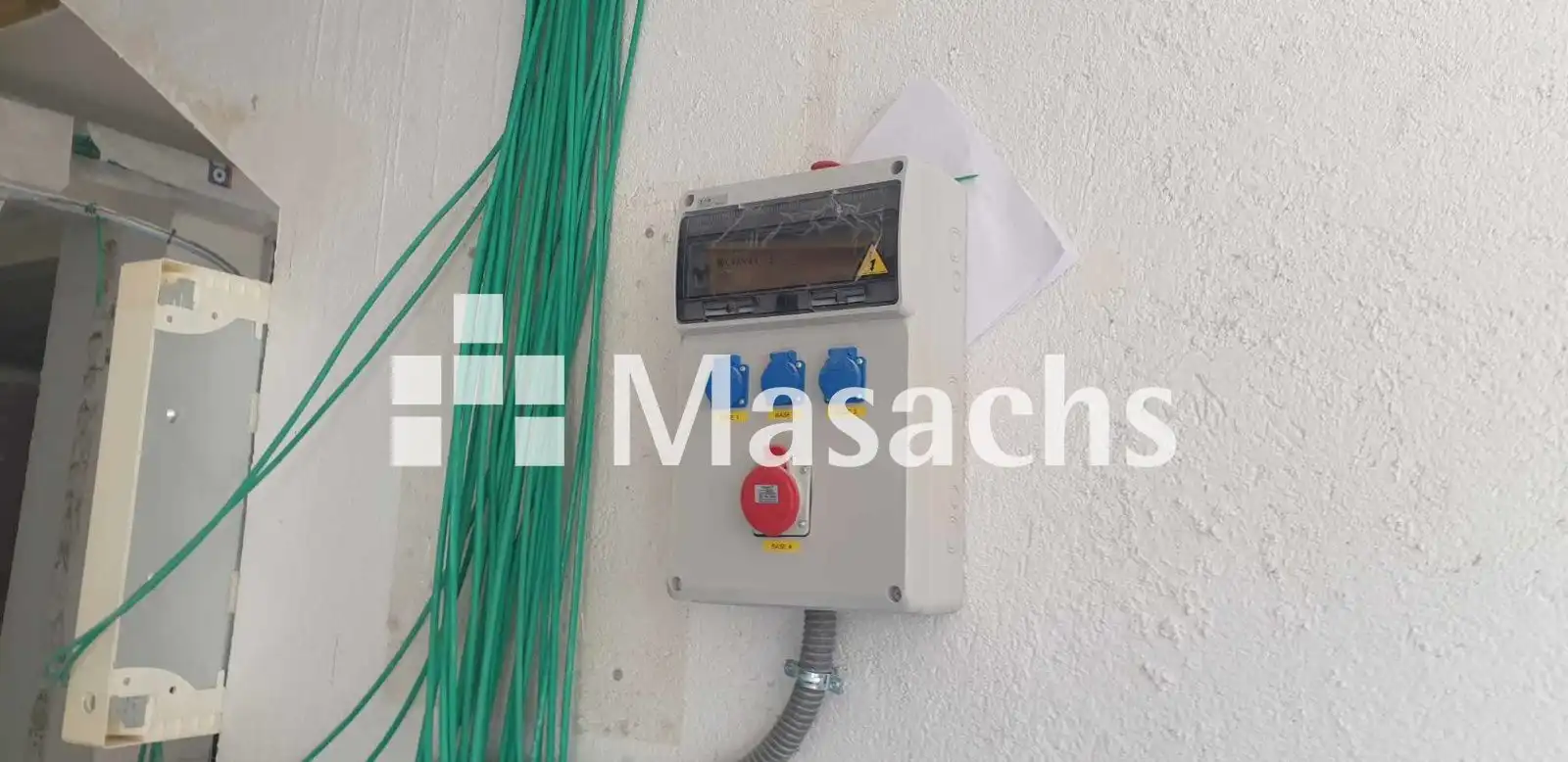 Außenansicht von Fabrikhallen zur Miete in Alcobendas