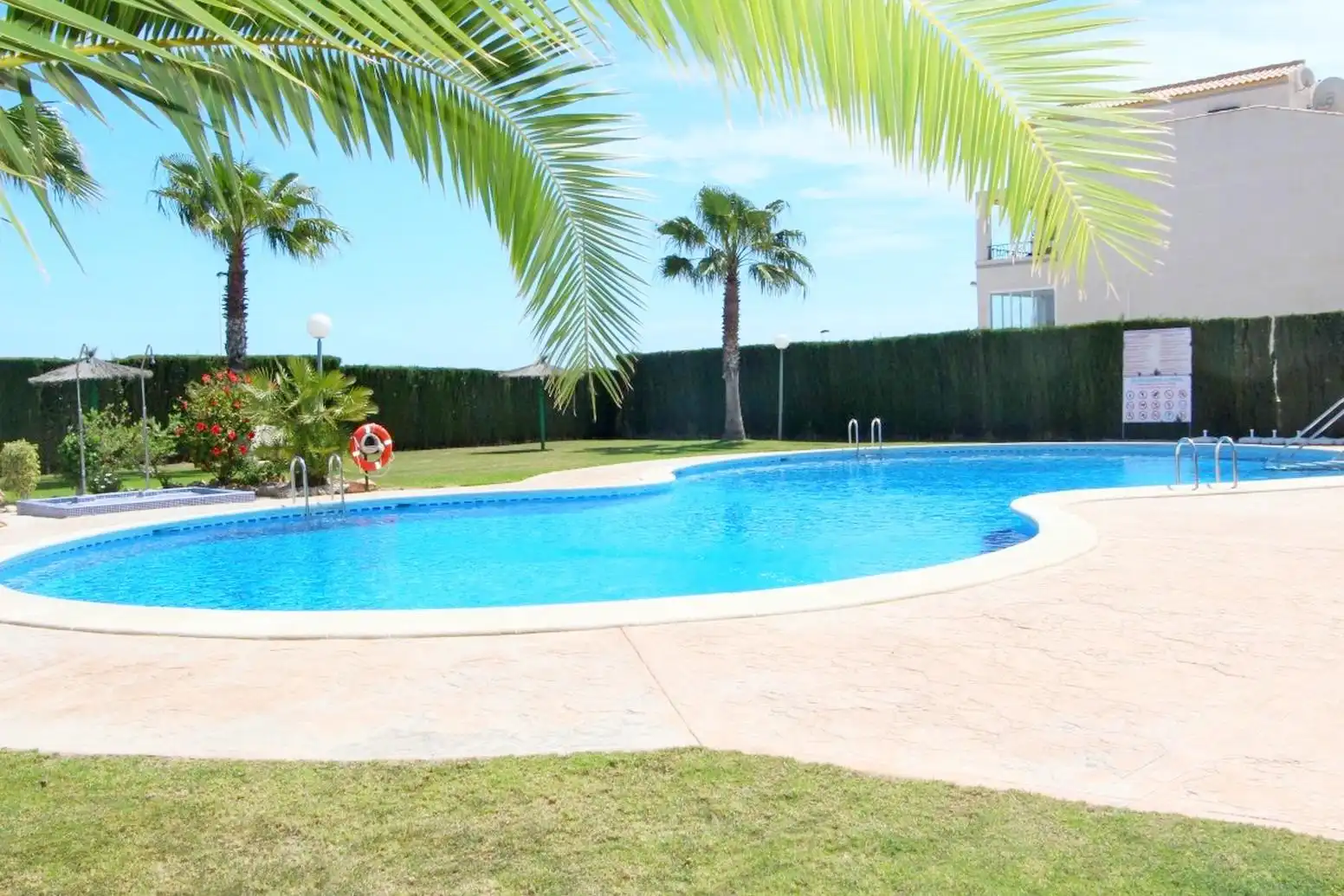 Swimming pool of Flat for sale in Orihuela Costa
