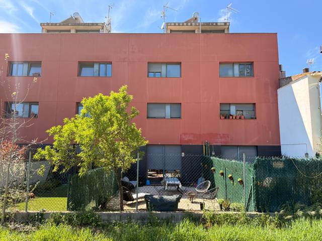 Casa adosada en Venta en Carrer Mestral en Centre