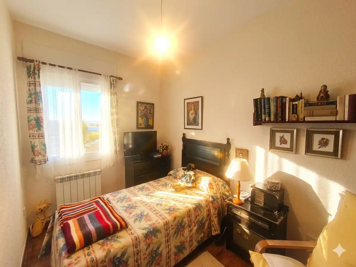 Schlafzimmer von Haus oder Chalet zum Verkauf in Robledo de Chavela mit Heizung, Privatgarten und Terrasse