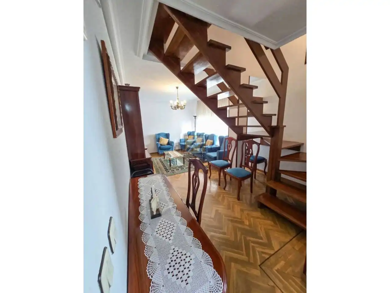 Sala de estar de Dúplex en venta en Oviedo  con Calefacción, Parquet y Terraza