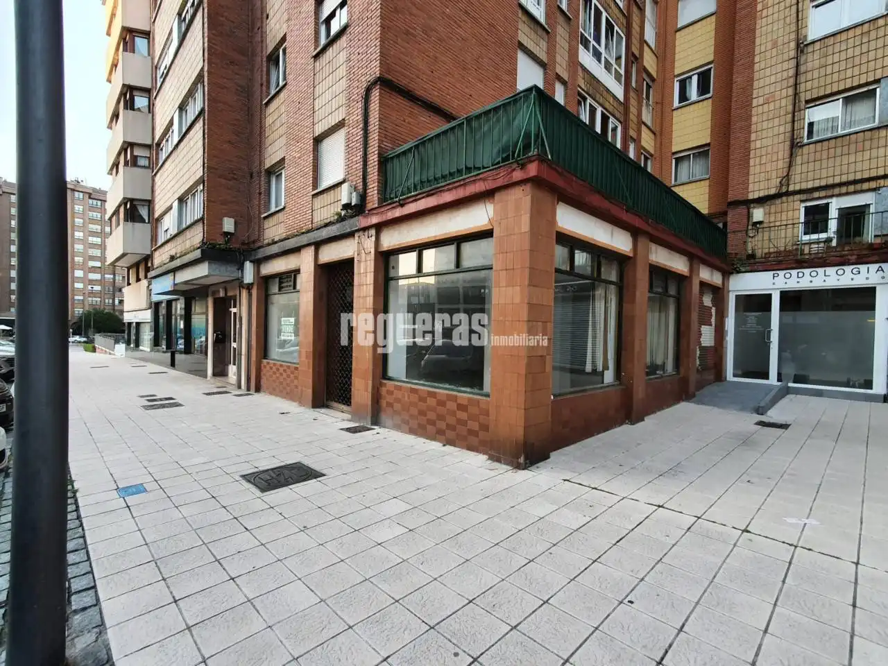 Locale commerciale in vendita a Ramón y Cajal, imagen 2