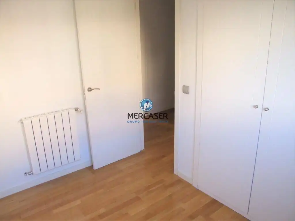 Bedroom of Flat for sale in Velilla de San Antonio